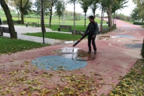 BÜYÜKŞEHİR'DEN PARK VE BAHÇELERE DÜZENLİ BAKIM
