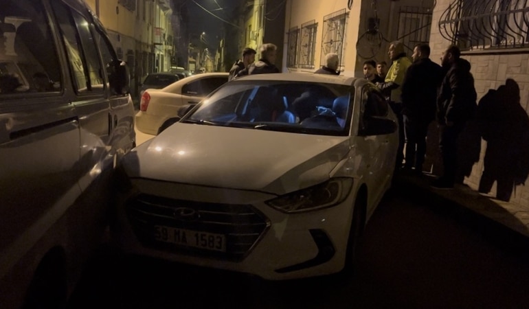 Bursa’da genç sürücüyü aracıyla kovaladı: Kazaya neden olunca inip kaldırım taşıyla kovaladı!