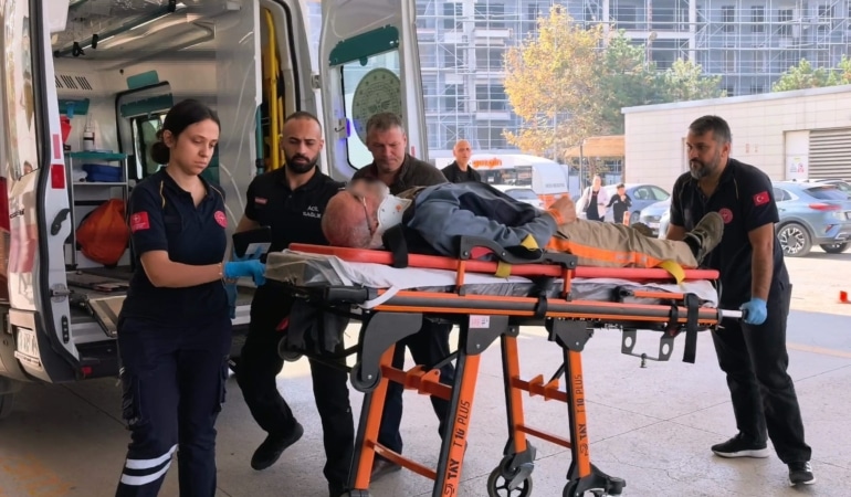 Bursa’da 65 yaşındaki çatı ustası 4 metreden düşerek yaralandı